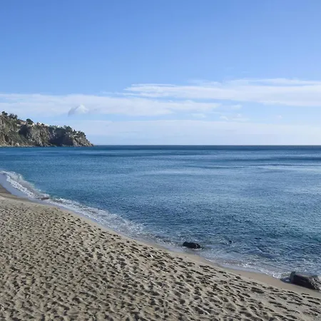 Pet Friendly In Isca Marina Apartment Badolato Marina